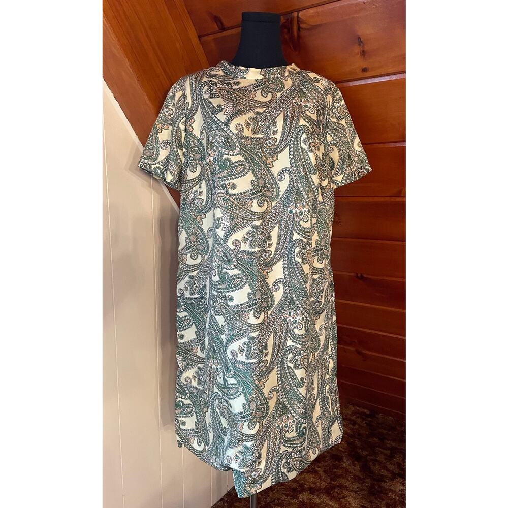 Vintage 60s Shift Dress with Green & Tan Paisley Print VOLUP sz XL